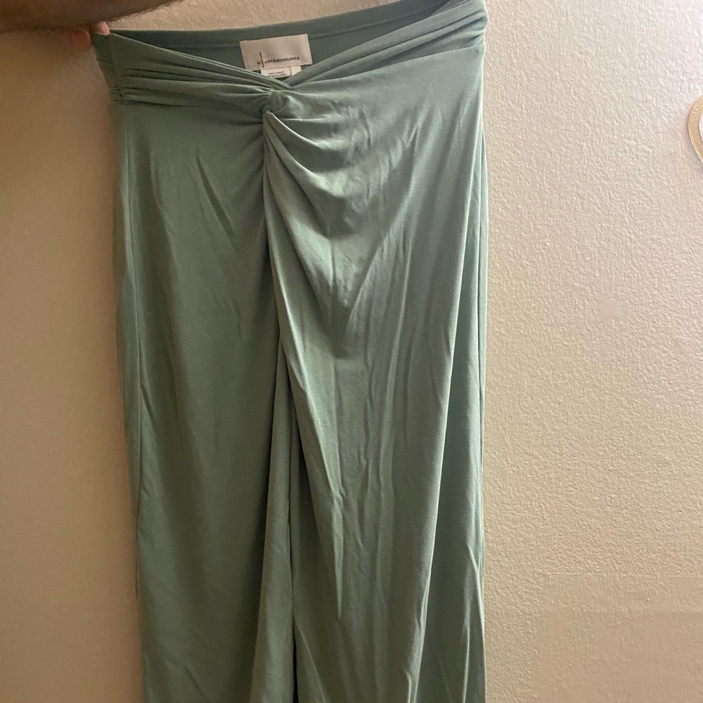 Sea green Anthropologie midi skirt
Never worn!